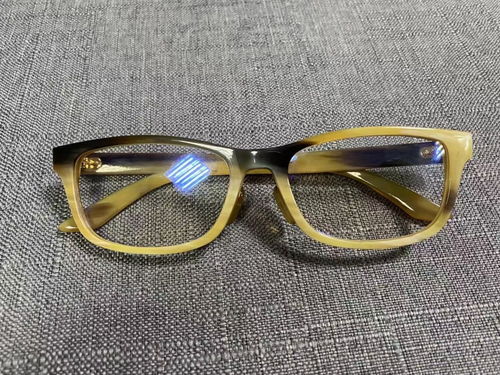 牛角眼镜的独特魅力与选购指南