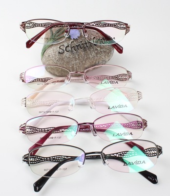 优雅与功能并存 探索丹阳市开发区太豪眼镜销售部的高档双色电镀半框眼镜架