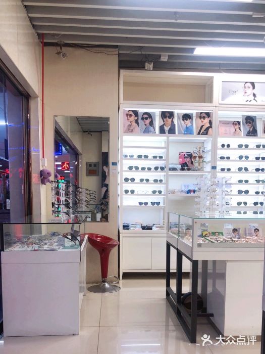 石家庄华北眼镜城 一站式配镜的便捷与考量